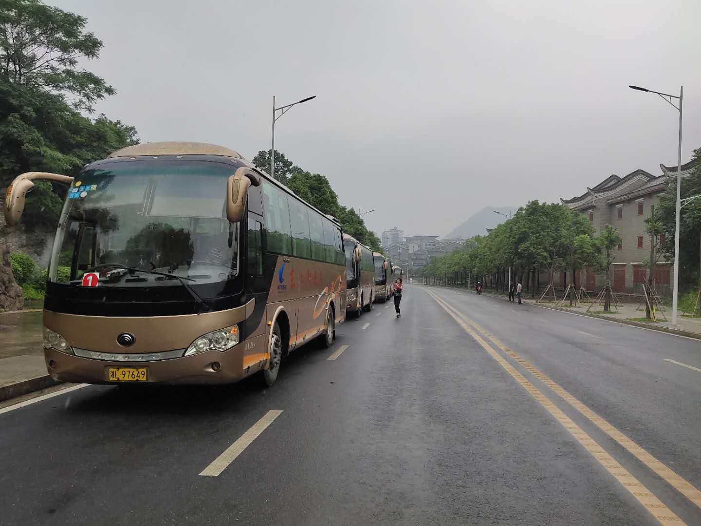 郴汽集團(tuán)資興汽車(chē)站順利完成學(xué)生體考接送用車(chē)任務(wù)
